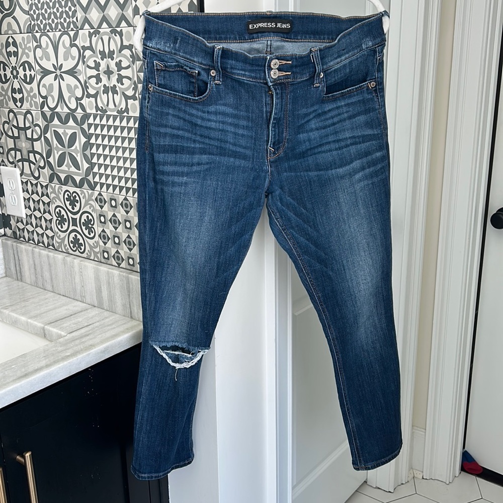EUC ⭐️ EXPRESS CROPPED LEGGING MID RISE